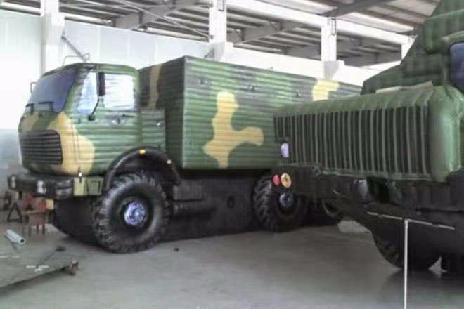 龙里大型军事车